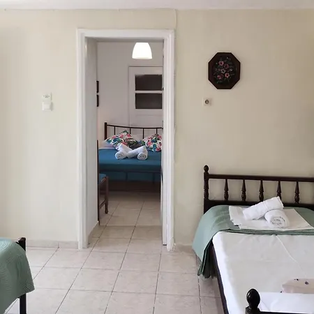 Zina's In Afetes Дом отдыха Afetai