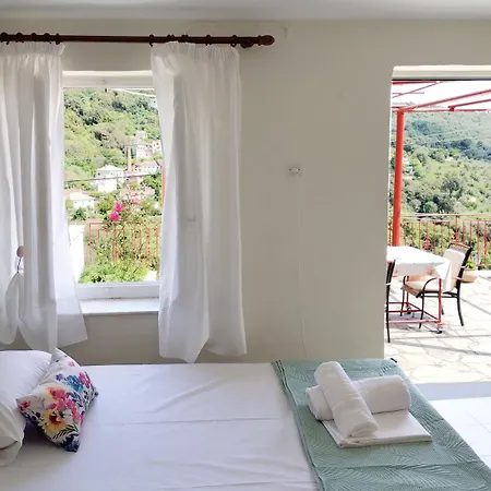 Hébergement de vacances Zina's In Afetes *